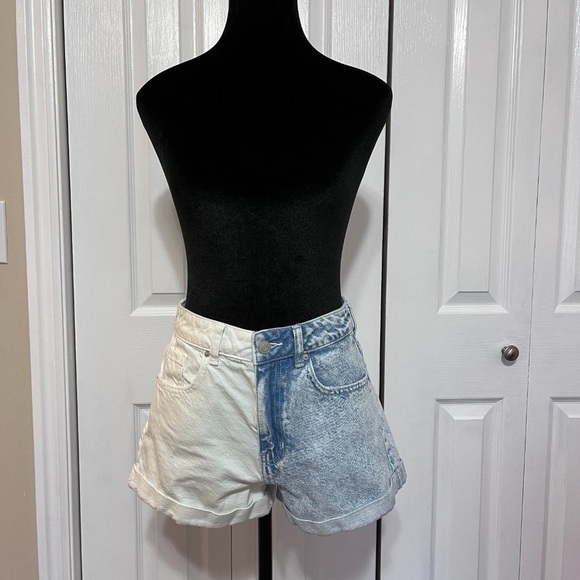 PacSun Pants - Pacsun Women High Rise Eco Two Tone Mom Shorts SZ 26 Cuffed Hem Faded Style.